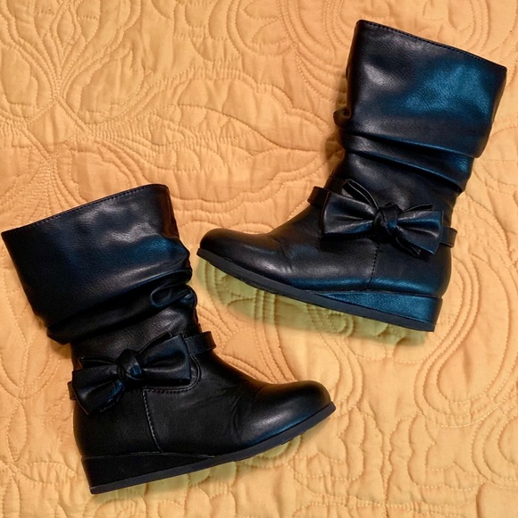 Lil Holly Other - 🎉4 For $20🎉LIL HOLLY..Girl’s 9-Worn only 2 hours